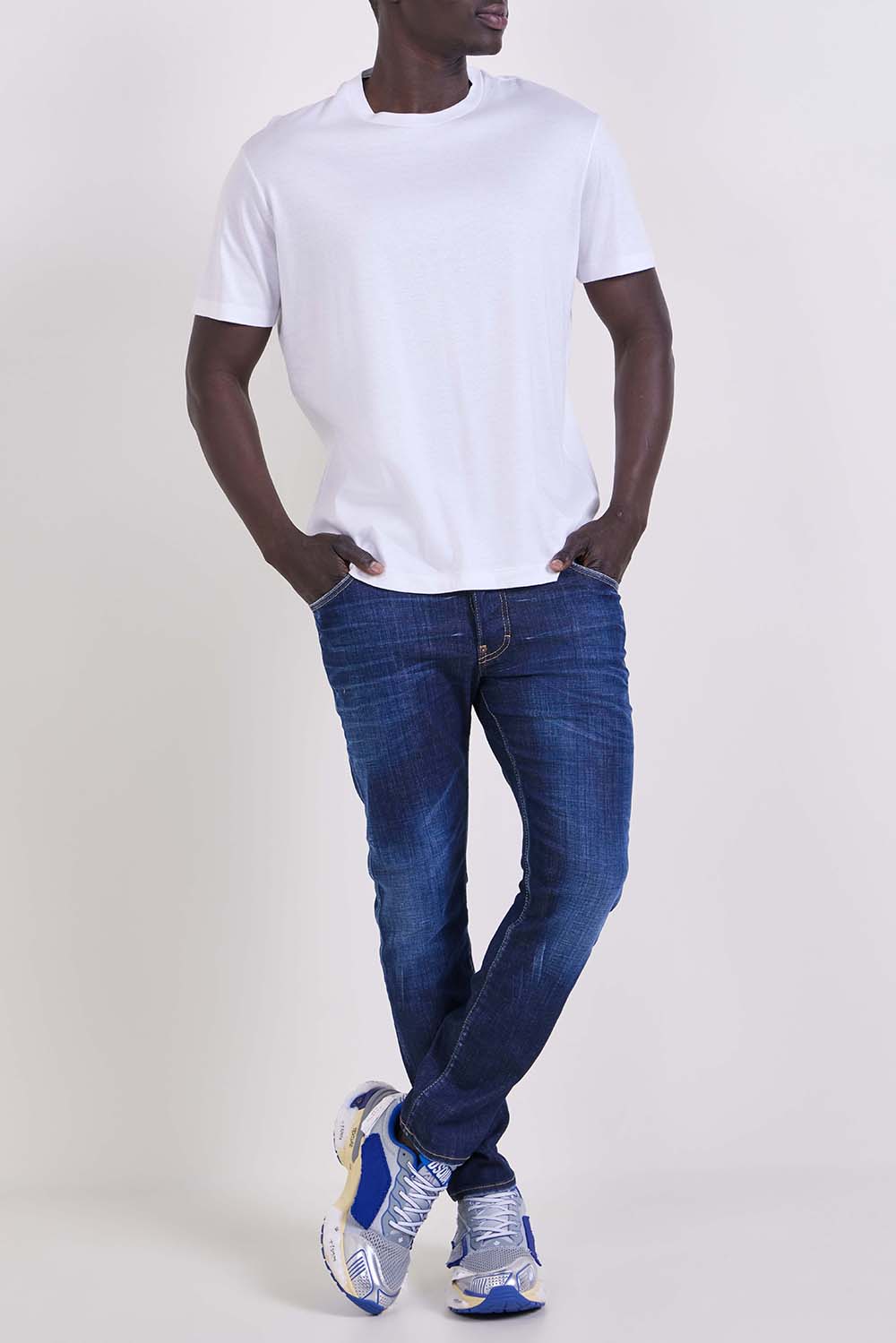 חולצת טי בגזרה ישרה